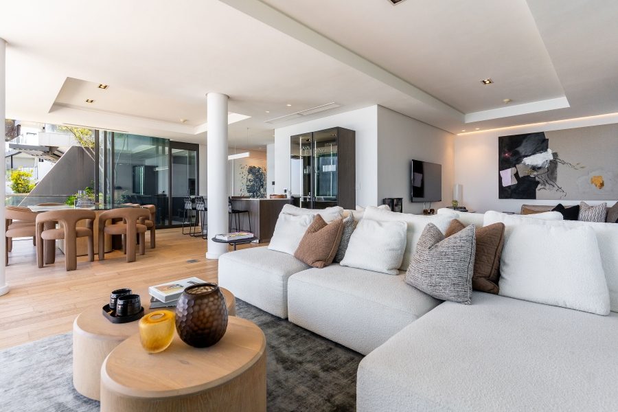 5 Bedroom Property for Sale in Clifton Western Cape